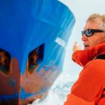Ակադեմիկ Շոկալսկի նավը, զբոսաշրջային ընկերությունը QUARK EXPEDITIONS սառցե դասի նավ Զբոսաշրջիկները պահպանում են նավատորմը ջրի երեսին
