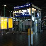 Jak se dostat z letiště Schiphol do Amsterdamu, Rotterdamu a dalších měst Jízdní řád vlaků Amsterdam Schiphol